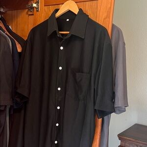 Set of 3 Mens Shirts Brand new never worn
Three colors in one set